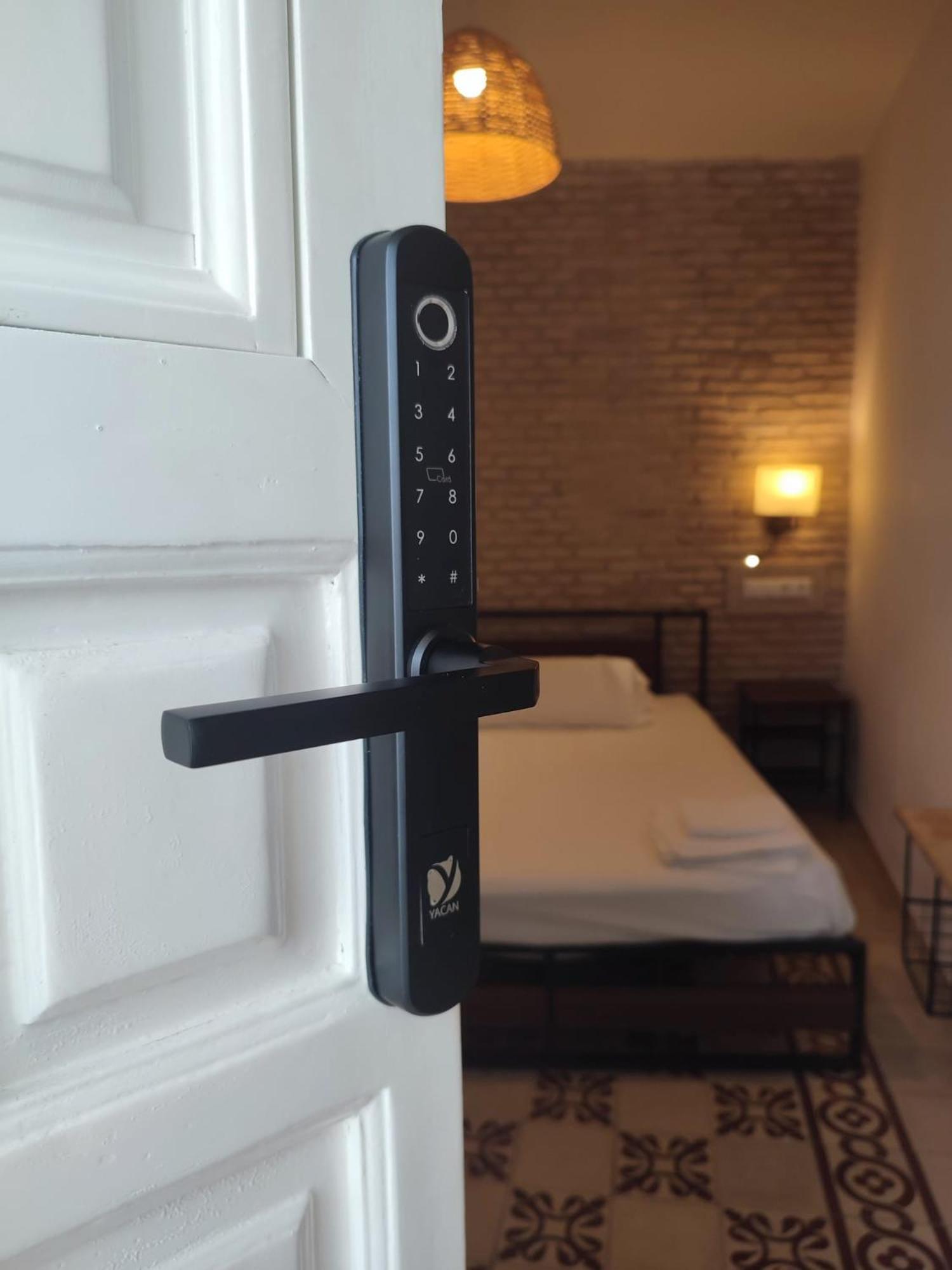 Hostel Ibarra By Bossh! Hotels Σεβίλλη Εξωτερικό φωτογραφία